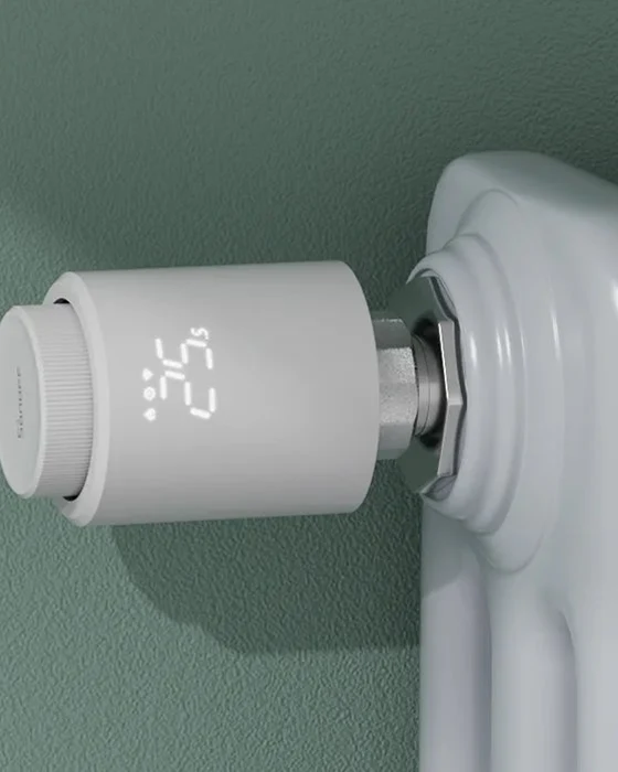 Sonoff smart radiatortermostat montert på en radiator